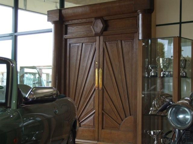 Původní dveře do pracovny W.Lyonse – jeden z mála artefaktů původní továrny